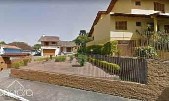 Imagem: Ampla Área de 1151 m2 com Duas Casas em