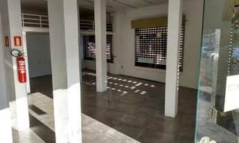 Imagem: Esquina em principal avenida próximo ao