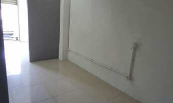 Imagem 3: Loja na Av Primeiro de Março com mezanino e estacionamento em frente!