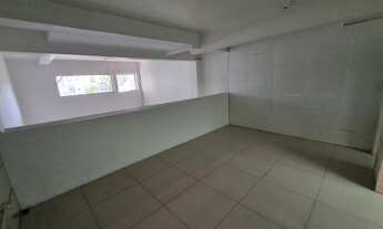 Imagem 6: Loja na Av Primeiro de Março com mezanino e estacionamento em frente!