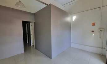 Imagem: Loja na Av Primeiro de Março com mezanino