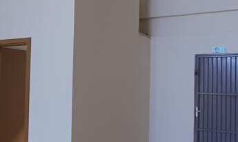 Imagem 4: Lojas Amplas Com Pé Direito Duplo Junto ao Hospital Unimed! Possibilidade de Unifica-las!