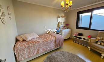 Imagem 6: SOBRADO DE ESQUINA E COMPÁTIO NO BAIRRO DE LAZZER