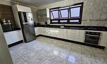 Imagem 3: SOBRADO DE ESQUINA E COMPÁTIO NO BAIRRO DE LAZZER