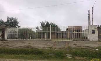 Imagem: Casa Residencial com 3 Dormitorio(s) localizado(a)