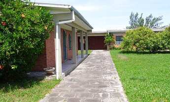 Imagem: Casa Residencial com 3 Dormitorio(s) localizado(a)