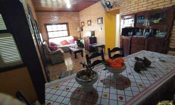 Imagem: Casa com 4 Dormitorio(s) localizado(a) no