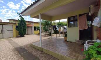 Imagem 5: Casa mobiliada com churrasqueira e jardim em Cidreira centro, prontinha para morar