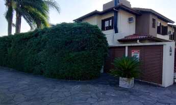 Imagem 3: Casa de alto padrão à venda em Condomínio Fechado em Porto Alegre/RS