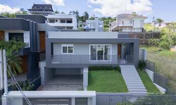 Imagem: Casa de alto padrão à venda no bairro