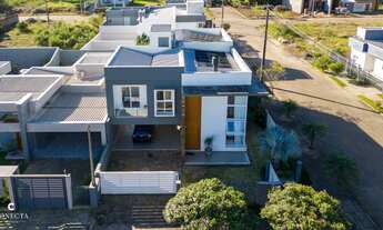 Imagem: Sobrado de alto padrão à venda no bairro