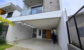 Imagem: Sobrado de alto padrão à venda no bairro