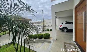 Imagem 2: Residência em um arquitetura moderna e sofisticada