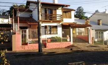 Imagem: Casa com 5 quartos no Cristo Rei!