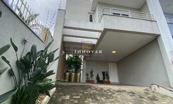 Imagem: Sobrado em uma arquitetura impar