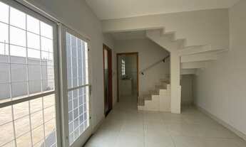 Imagem 4: Sobrado em via pública na região do bairro CPA 3