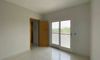 Imagem 6: Sobrado em via pública na região do bairro CPA 3