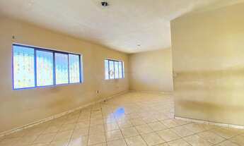 Imagem 6: Ampla Casa Comercial para locação na Av. das Flores com Espço para Estacionamento