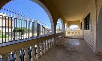 Imagem 4: Ampla Casa Comercial para locação na Av. das Flores com Espço para Estacionamento