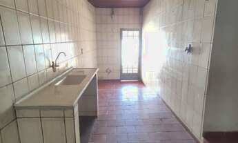 Imagem 7: Casa Residencial ou Comercial sendo 3/4 e 1 Suíte com Piscina