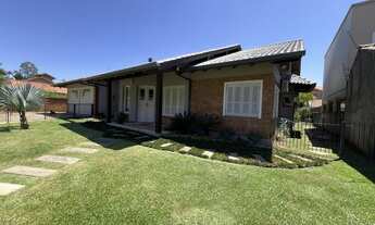 Imagem 2: Casa plana em amplo terreno