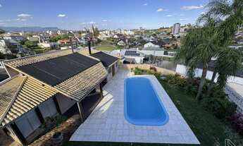 Imagem: Casa com 3 Dormitorio(s) localizado(a) no