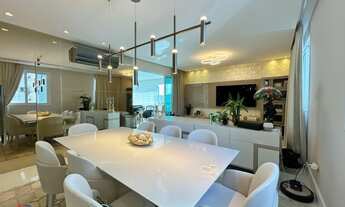 Imagem 2: Lindo Apartamento à venda em Balneário Camboriú, quadra mar na Barra Sul - Com 3 suítes e