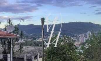 Imagem 4: Amplo terreno com 2 casas em região alta