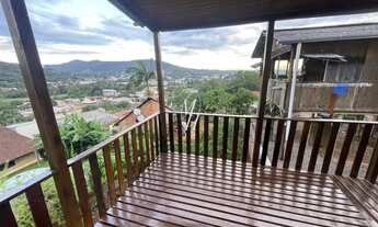 Imagem 7: Amplo terreno com 2 casas em região alta