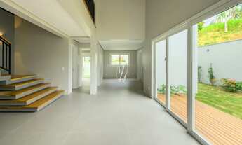 Imagem 3: Casa alto padrão com 3 pavimentos