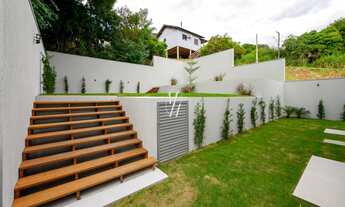 Imagem 4: Casa alto padrão com 3 pavimentos