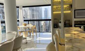 Imagem 3: EXCLUSIVO APARTAMENTO SHOWROOM 4 SUÍTES PARA VENDA EM MEIA PRAIA ITAPEMA