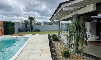 Imagem 7: Casa de alto padrão com 4 dormitórios sendo 3 suítes no bairro Centro em Sapiranga