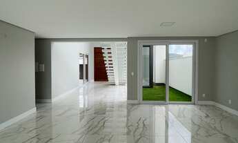 Imagem 6: Casa de alto padrão com 4 suítes no Loteamento Dom Elvio em Sapiranga