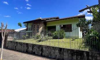 Imagem 2: Casa de alto padrão com amplo terreno no centro de Sapiranga