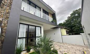 Imagem 2: Sobrado mobiliado de alto padrão com 3 suítes e jacuzzi no bairro Centro de Sapiranga/RS