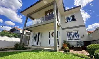 Imagem 2: Casa Completa com Suíte, Piscina, Churrasqueira e Garagem para 3 Carros em excelente local