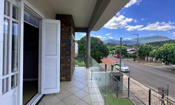 Imagem 6: Casa Completa com Suíte, Piscina, Churrasqueira e Garagem para 3 Carros em excelente local