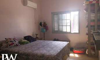 Imagem 1: CASA RECÉM REFORMADA COM PÃTIO FRENTE E FUNDOS!!