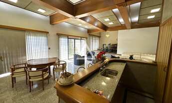 Imagem 5: CASA A VENDA COM 4 SUÍTES PRÓXIMO AO FÓRUM