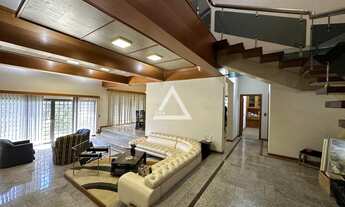 Imagem 2: CASA A VENDA COM 4 SUÍTES PRÓXIMO AO FÓRUM