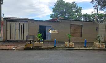 Imagem: Casa de 2 dormitórios com piscina em terreno