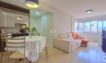 Imagem 5: Apartamento diferenciado no empreendimento Colina Maggiore com ambientes amplos, iluminado