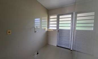 Imagem 4: Village Tarumã: Casa com Porcelanato e Amplo Pátio de Fundos!