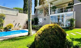 Imagem 1: ️Apresentamos uma linda e aconchegante residência que combina conforto e uma vista deslum