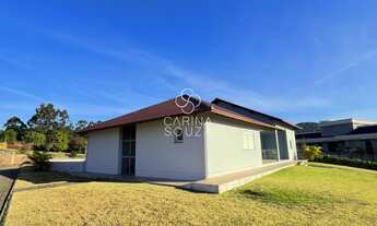 Imagem: Casa plana em condomínio rural em Lomba