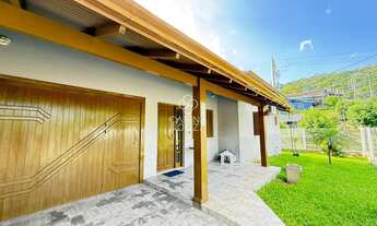 Imagem: Casa de Esquina com Espaço, Conforto e