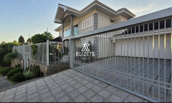 Imagem: Casa de Alto Padrão com Piscina Privativa