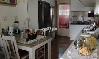 Imagem: Casa independente à venda no bairro Pétropolis