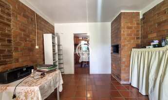 Imagem 4: Casa de 2 pavimentos com amplo terreno